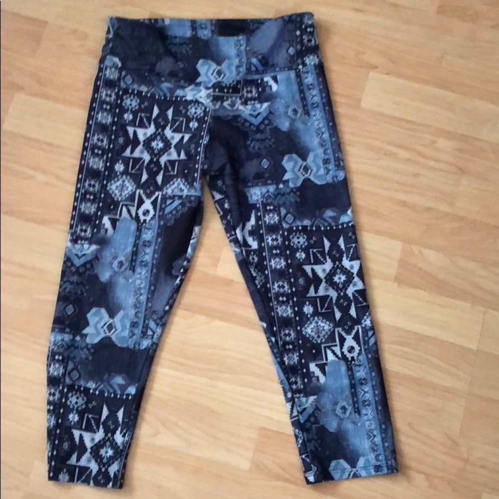 Onzie Capri yoga leggings extra small